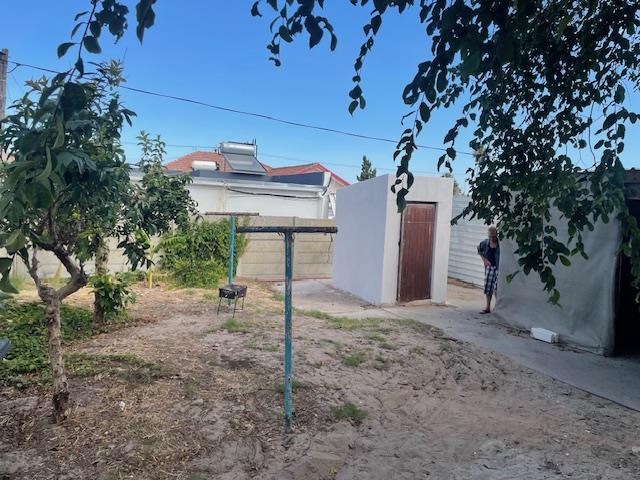 4 Bedroom Property for Sale in Avondale Western Cape